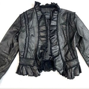 Moda International: Black leather jacket